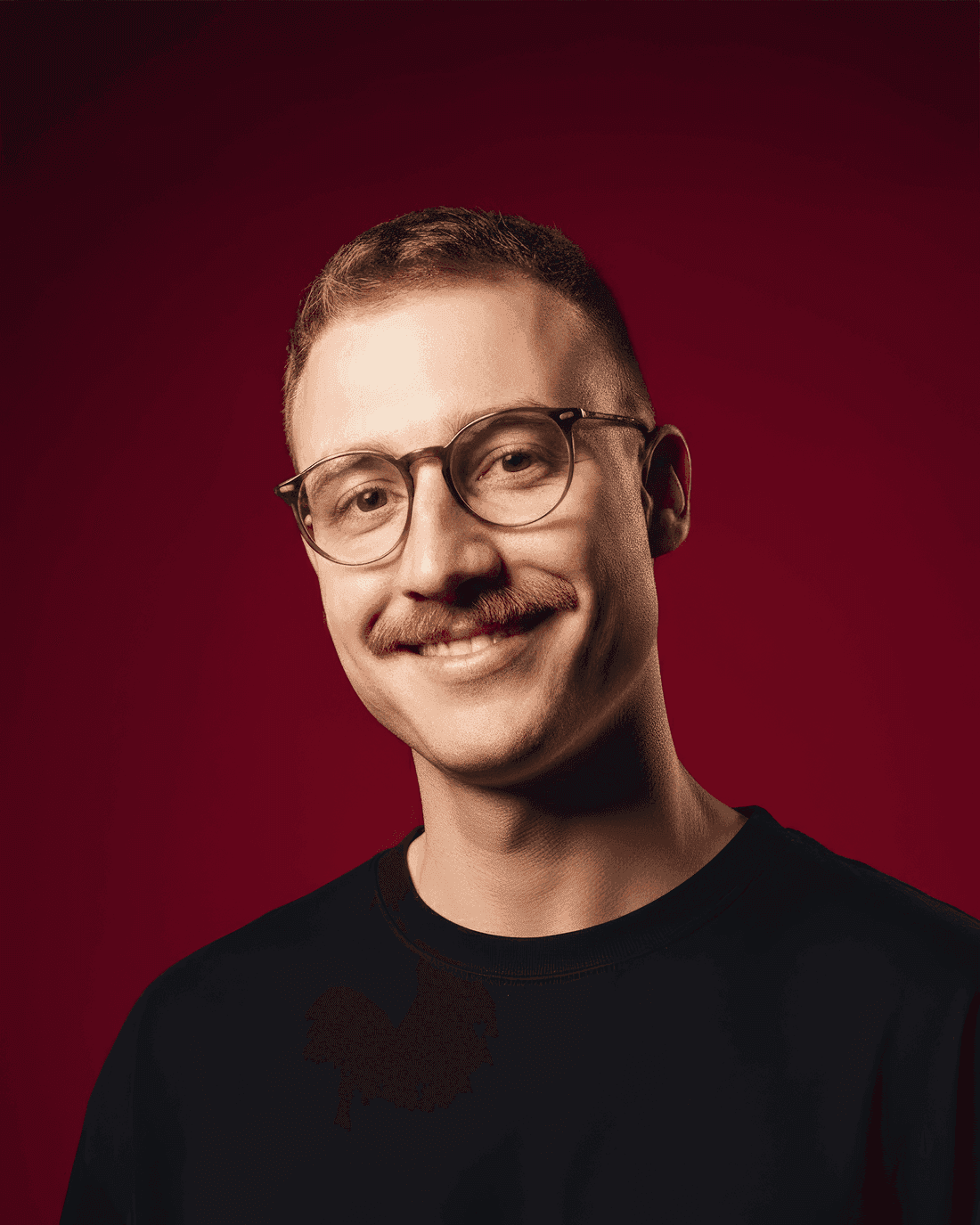 Pedro Cardoso, fundador do FAMOSO.®, brand designer com mais de 10 anos de experiência em Porto Alegre